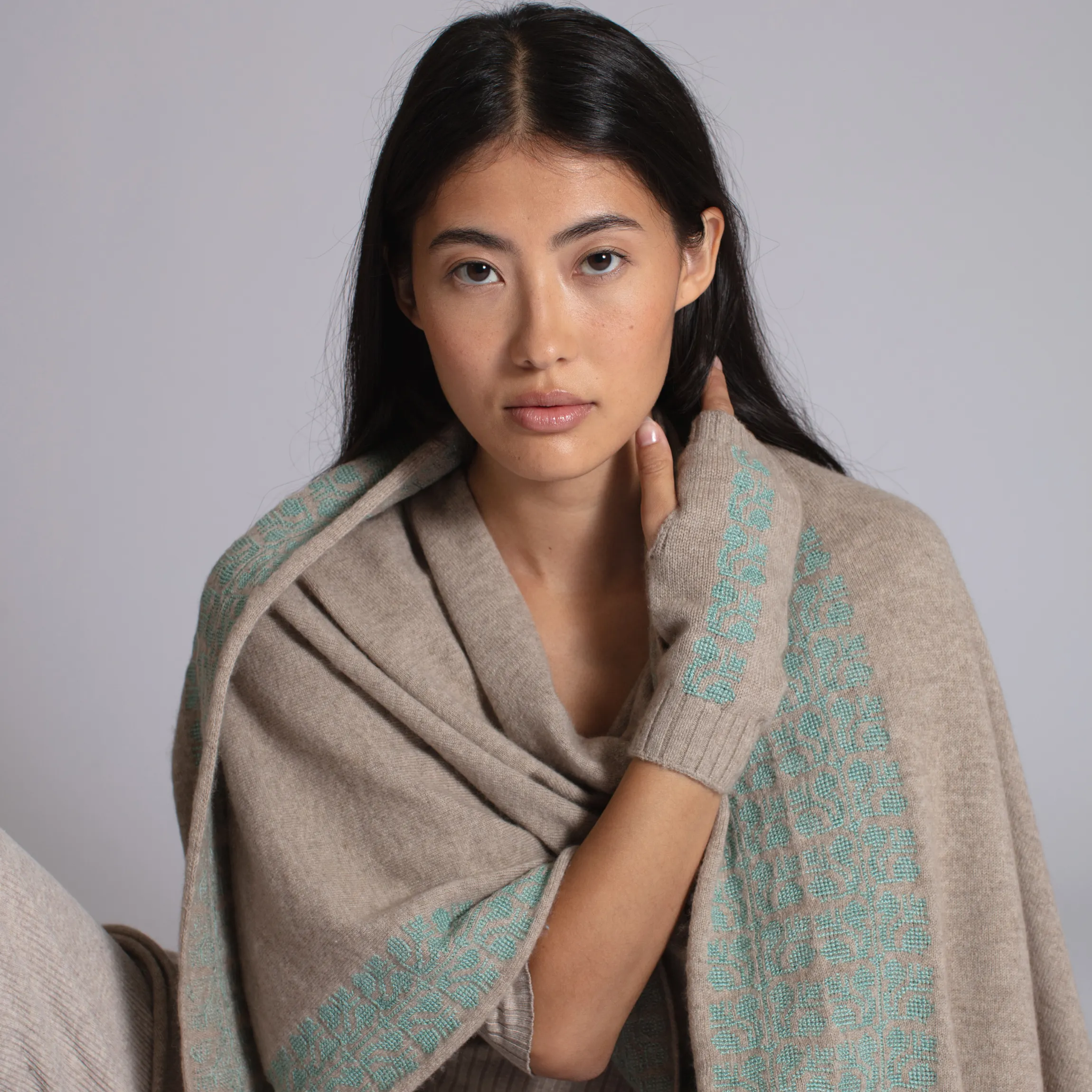 BEIGE CASHMERE SHAWL