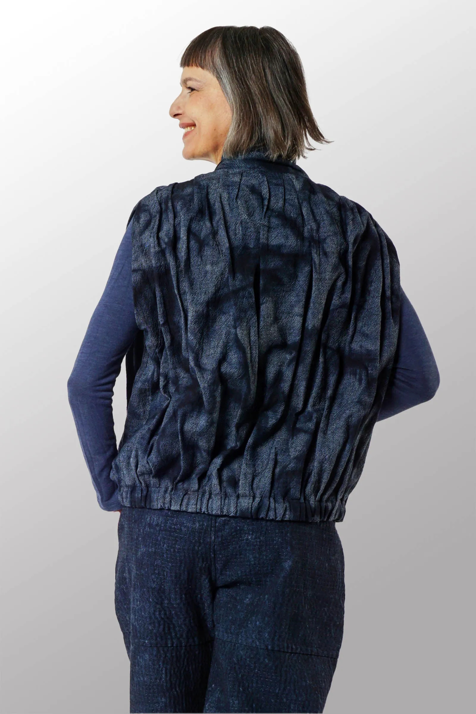 DENIM CRUMBLE SUN-DYE WAVY TUCK SCARF NECK VEST - cw1246-nvy -