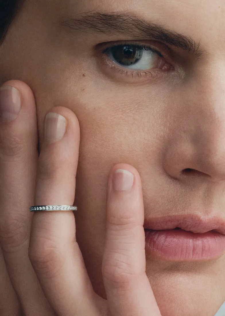 Eternity diamond midi ring 18Kt white gold