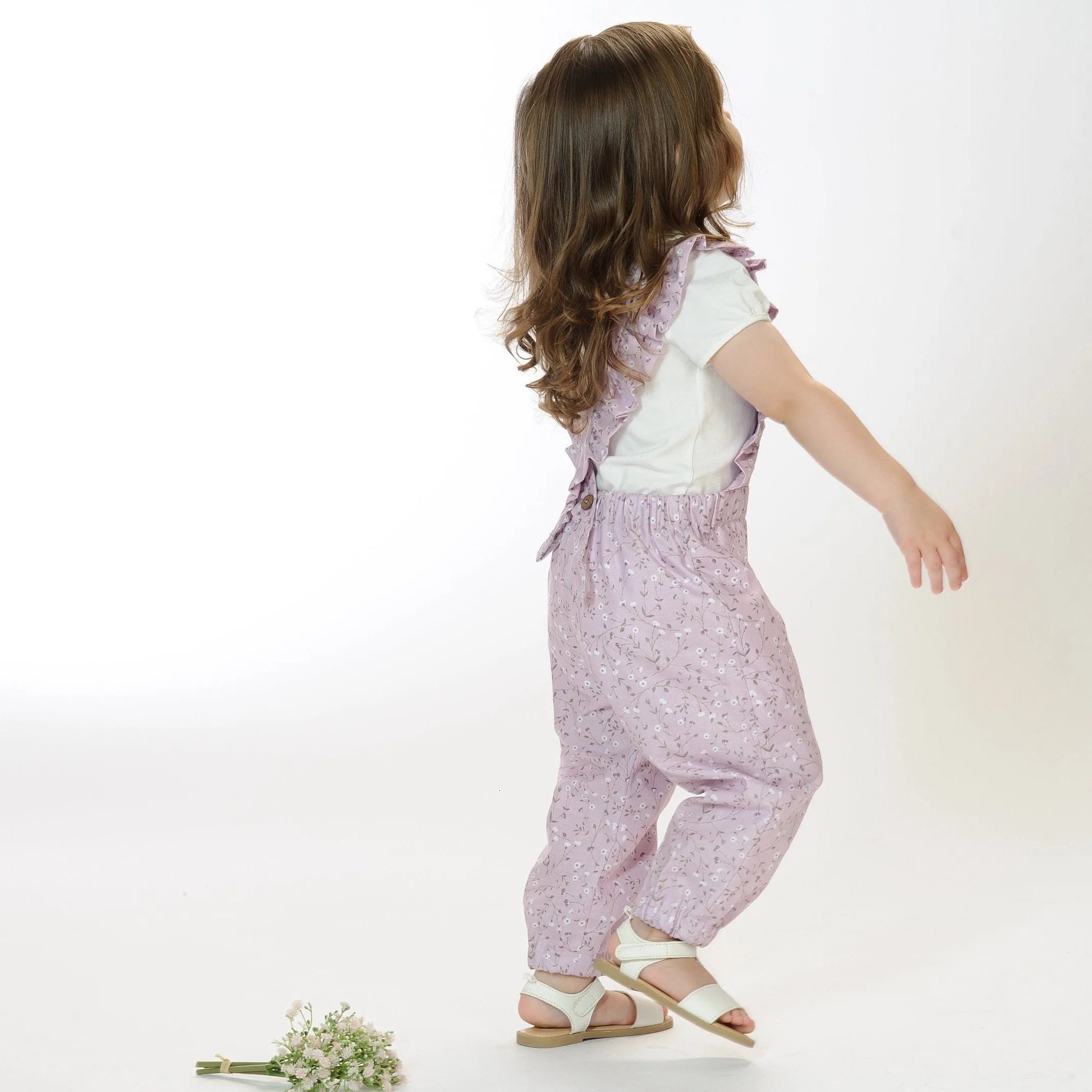Kinder Baby Schnittmuster Latzhose mit Rüschen, Sommer   Winter, DAISY von Patternforkids